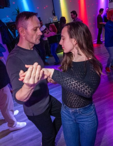 Salsa Bachata, Cumbia social Chicago by dennispasamba.com