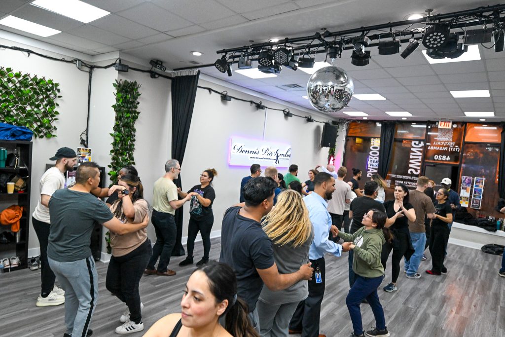 Salsa Bachata Dance Class In chicago Dennispasamb.com / Text or Call (717) PASAMBA Private Dance and Group dance Lessons